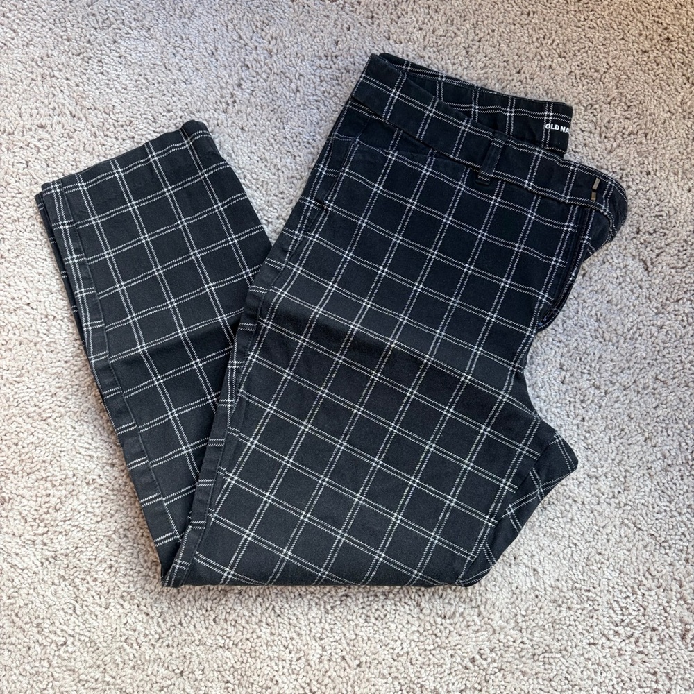 Old Navy Women’s Pixie Black and White Plaid Pants